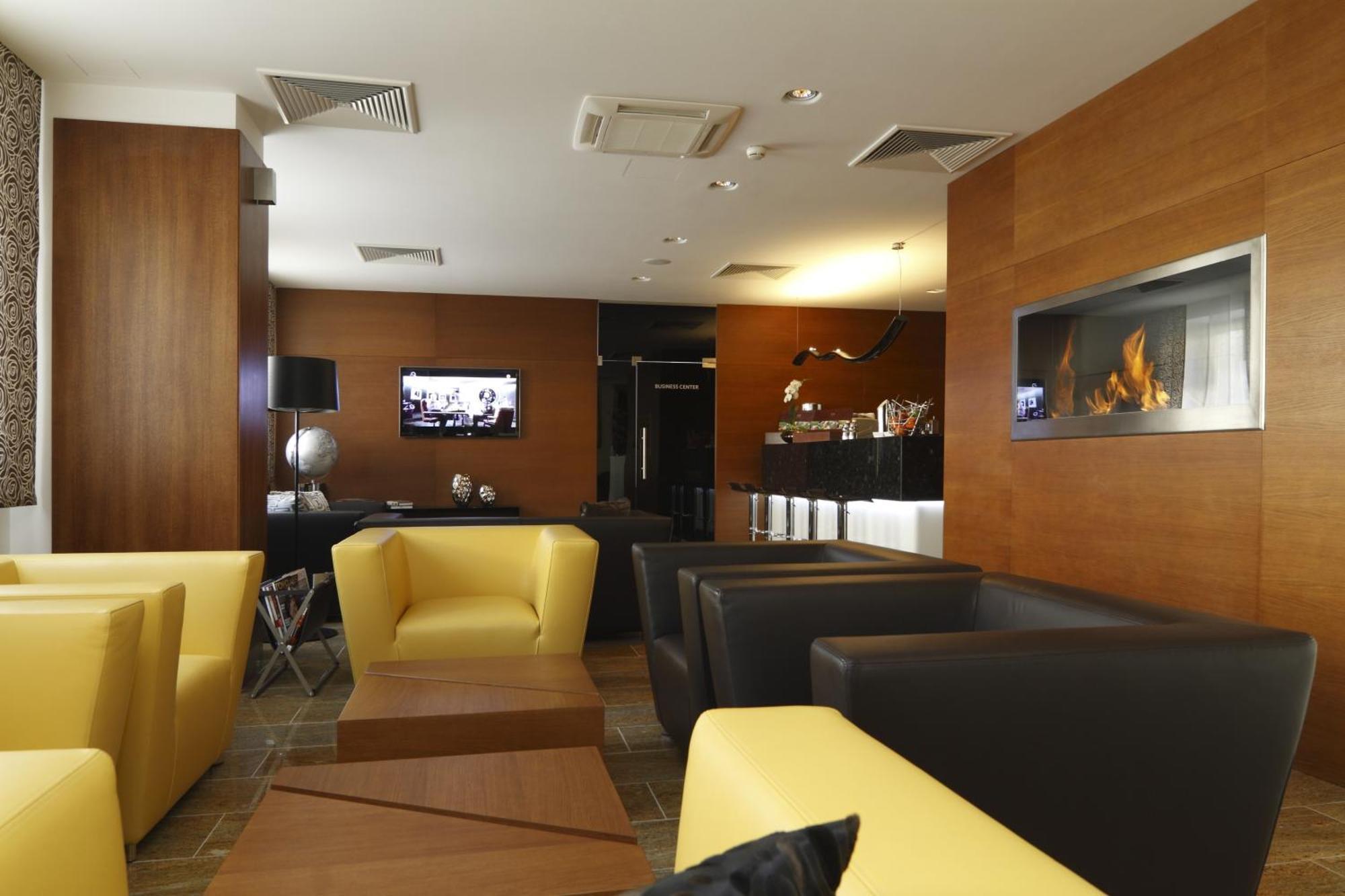 Mikado Hotel Nitra Exterior photo